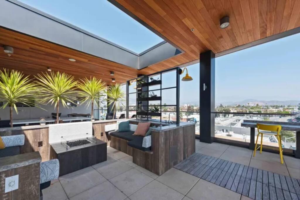 Modern And Lavish Apartment グレンデール エクステリア 写真
