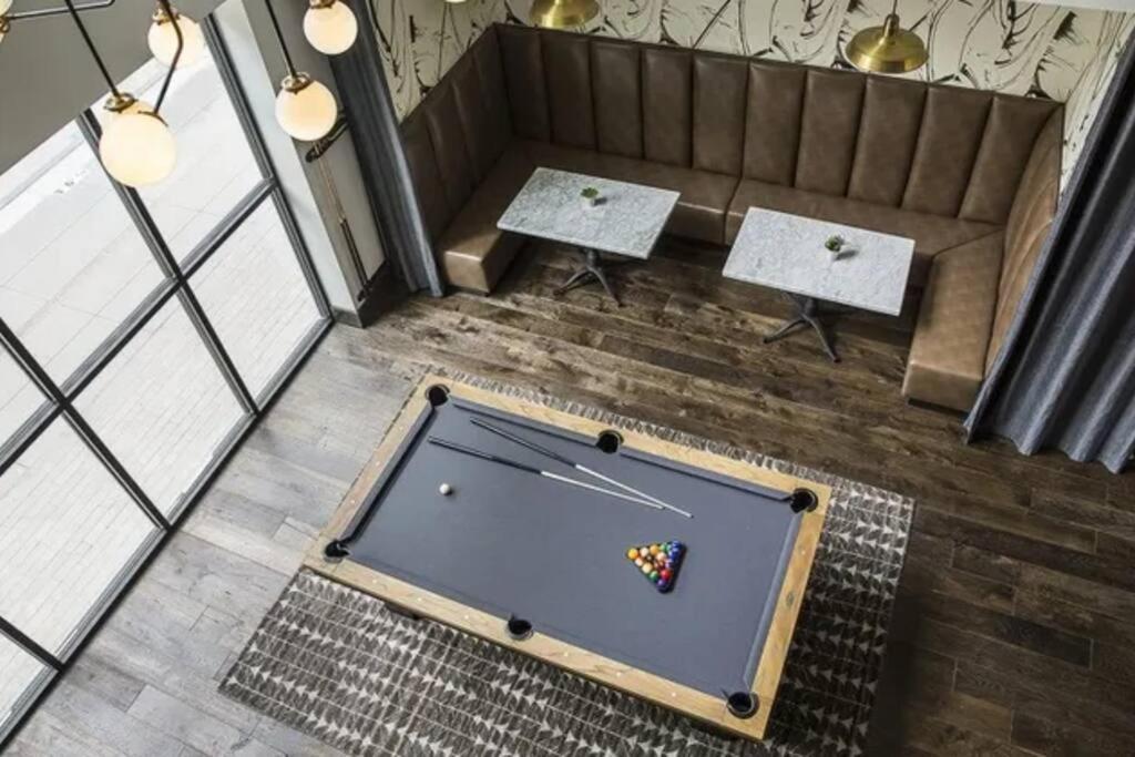 Modern And Lavish Apartment グレンデール エクステリア 写真